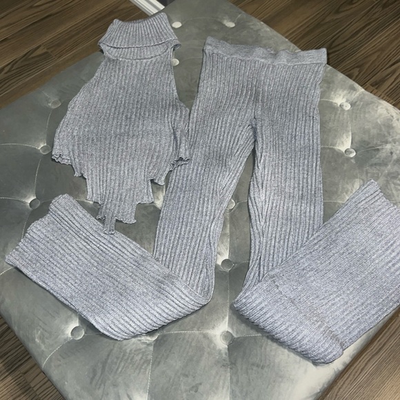 Two piece set - Picture 3 of 4